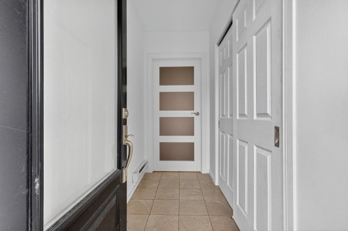 Mud Room - 1904 Rue St-Clément, Montréal (Mercier/Hochelaga-Maisonneuve), QC - Indoor Photo Showing Other Room