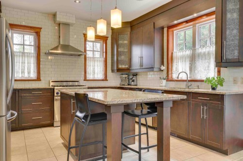 Cuisine - 29 Ch. Des Mésanges, Sainte-Anne-Des-Lacs, QC - Indoor Photo Showing Kitchen With Upgraded Kitchen