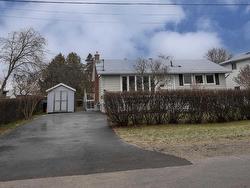 77 Gertrude Avenue  Thunder Bay, ON P7A 6V6