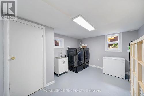 260 Sanatorium Road, Hamilton, ON - Indoor Photo Showing Laundry Room