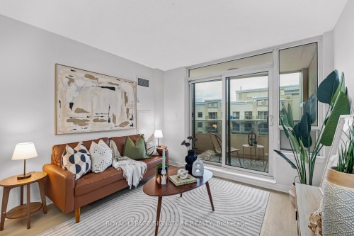 802-8 Rean Drive, Toronto, ON - Indoor Photo Showing Living Room