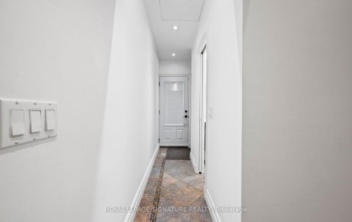 16 Kingsborough Crescent, Toronto, ON - Indoor Photo Showing Other Room
