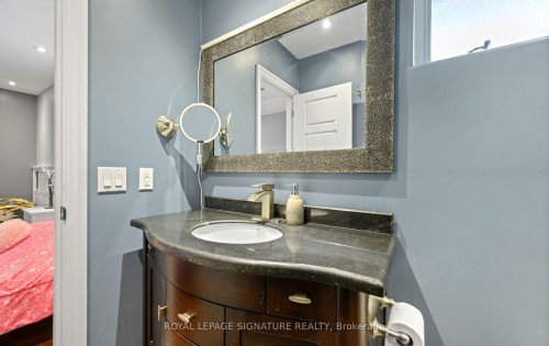 16 Kingsborough Crescent, Toronto, ON - Indoor Photo Showing Bathroom