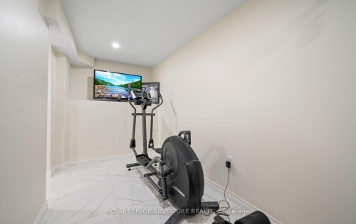 16 Kingsborough Crescent, Toronto, ON - Indoor Photo Showing Gym Room