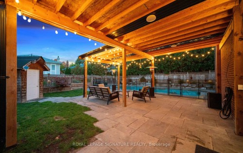 16 Kingsborough Crescent, Toronto, ON - Outdoor