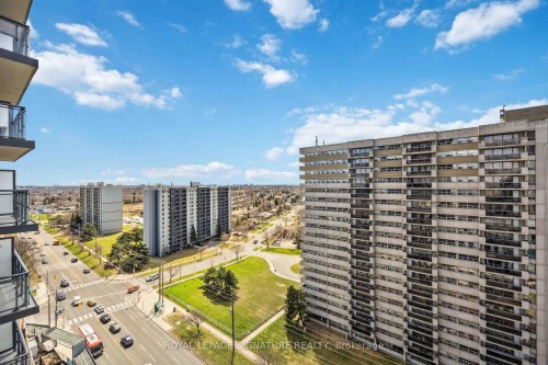 1609-20 Meadowglen Place, Toronto, ON - Outdoor With Balcony