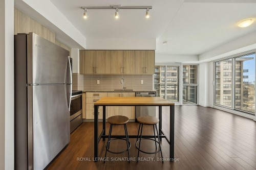 1609-20 Meadowglen Place, Toronto, ON - Indoor Photo Showing Kitchen