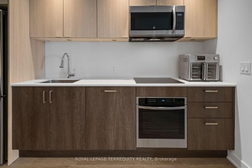 2506-1928 Lakeshore Boulevard W, Toronto, ON - Indoor Photo Showing Kitchen