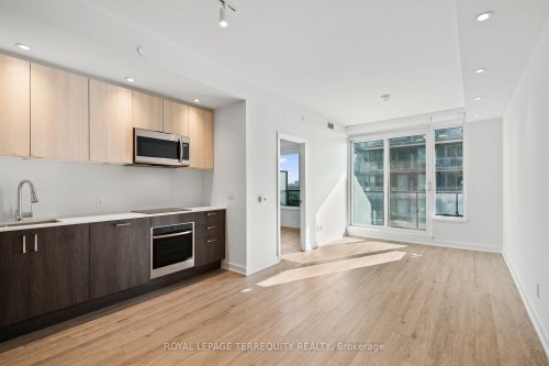 2506-1928 Lakeshore Boulevard W, Toronto, ON - Indoor Photo Showing Kitchen