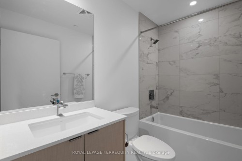 2506-1928 Lakeshore Boulevard W, Toronto, ON - Indoor Photo Showing Bathroom