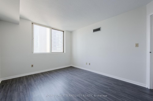 2101-25 Grenville Street, Toronto, ON - Indoor Photo Showing Other Room