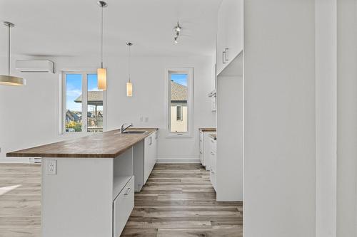 Kitchen - 6796  - 6801 Mtée Gagnon, Sainte-Anne-Des-Plaines, QC - Indoor Photo Showing Kitchen
