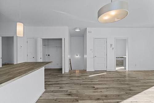 Kitchen - 6796  - 6801 Mtée Gagnon, Sainte-Anne-Des-Plaines, QC - Indoor Photo Showing Other Room