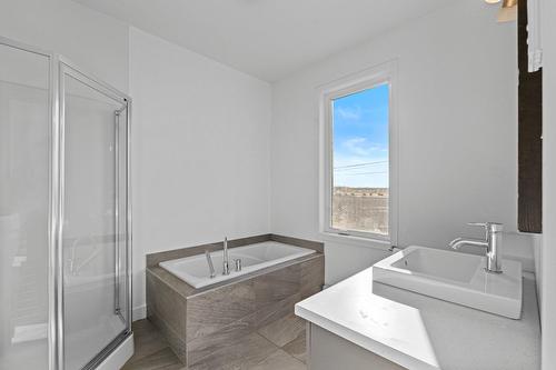 Bathroom - 6796  - 6801 Mtée Gagnon, Sainte-Anne-Des-Plaines, QC - Indoor Photo Showing Bathroom