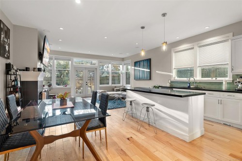 1489B Myrtle Ave, Victoria, BC 