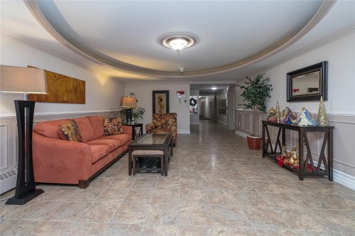 307-2050 White Birch Rd, Sidney, BC - Indoor Photo Showing Living Room