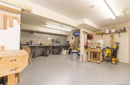 307-2050 White Birch Rd, Sidney, BC - Indoor Photo Showing Garage