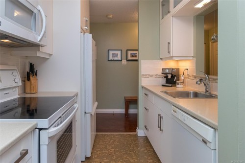 307-2050 White Birch Rd, Sidney, BC - Indoor Photo Showing Kitchen