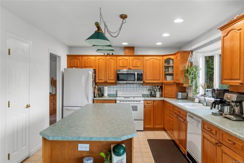 5145 Grouhel Rd, Ladysmith, BC 