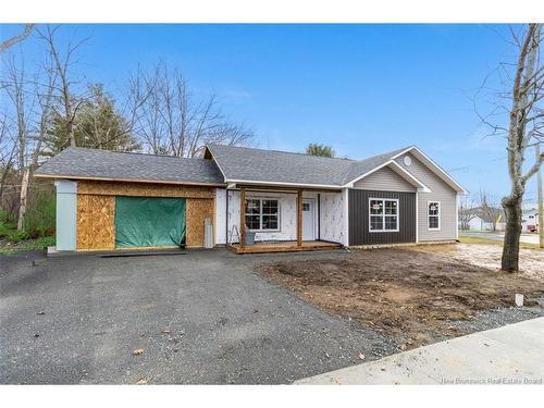 4 Grant St, Fredericton, NB 