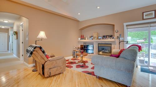 667 Mt. York Drive, Coldstream, BC - Indoor Photo Showing Living Room With Fireplace