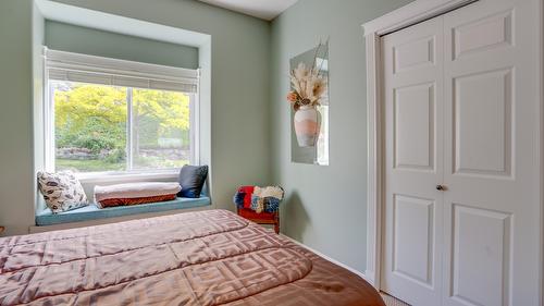667 Mt. York Drive, Coldstream, BC - Indoor Photo Showing Bedroom