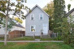 434 Pritchard AVE  Winnipeg, MB R2W 2J7