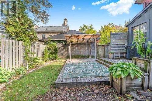 60 Howitt Street, Guelph (St. Patrick'S Ward), ON - Outdoor