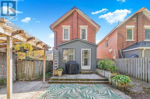 60 Howitt Street, Guelph (St. Patrick'S Ward), ON - Outdoor