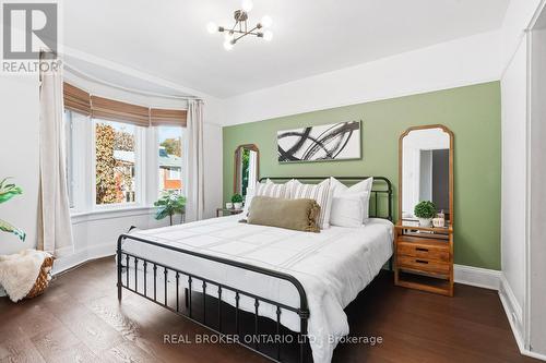 7 Juniper Avenue, Toronto, ON - Indoor Photo Showing Bedroom