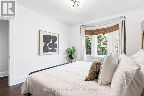7 Juniper Avenue, Toronto, ON - Indoor Photo Showing Bedroom