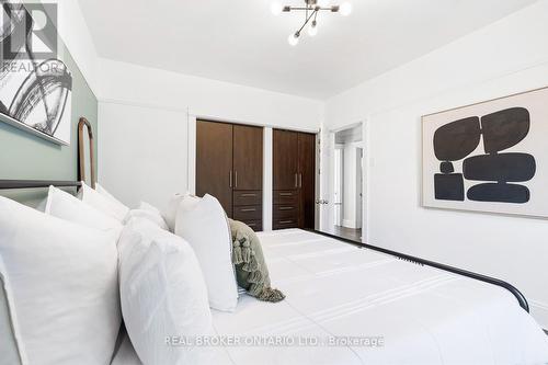 7 Juniper Avenue, Toronto, ON - Indoor Photo Showing Bedroom