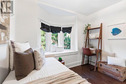 7 Juniper Avenue, Toronto, ON - Indoor Photo Showing Bedroom
