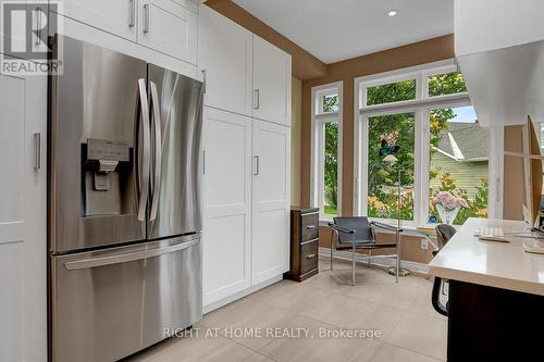 36 Sable Run Drive, Ottawa, ON - Indoor Photo Showing Kitchen