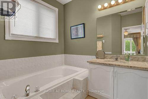 36 Sable Run Drive, Ottawa, ON - Indoor Photo Showing Bathroom