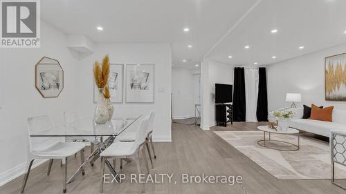 7159 Spyglass Crescent, Mississauga, ON - Indoor Photo Showing Dining Room