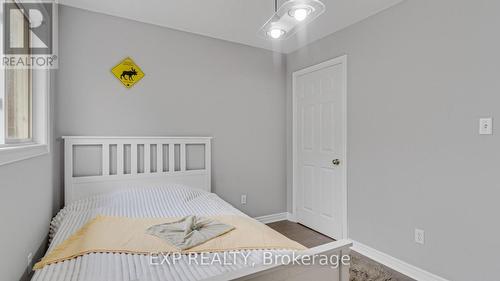 7159 Spyglass Crescent, Mississauga, ON - Indoor Photo Showing Bedroom