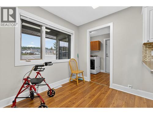 Breakfast Nook - 3109 Appaloosa Road, Kelowna, BC 