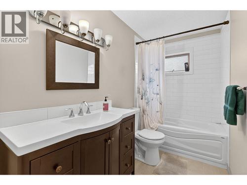 Second Bathroom - 3109 Appaloosa Road, Kelowna, BC 