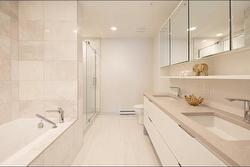 Salle de bains attenante à la CCP - 