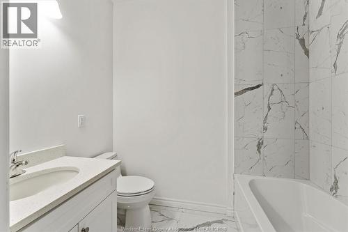 1888 Westview Park Boulevard Unit# 114, Lasalle, ON - Indoor Photo Showing Bathroom