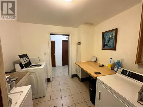 67 Mackey St, Wawa, ON - Indoor Photo Showing Laundry Room