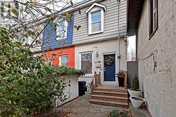 21 BLACKBURN STREET  Toronto, ON M4M 2B3