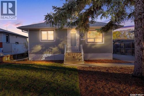 668 Grandview Street W, Moose Jaw, SK - Outdoor