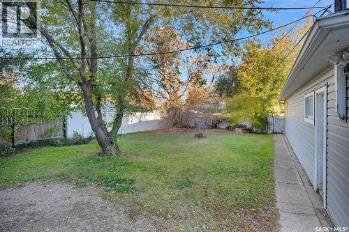 668 Grandview Street W, Moose Jaw, SK - Outdoor
