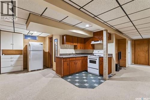 418 Tennant Way, Saskatoon, SK - Indoor Photo Showing Kitchen
