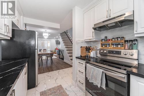 15B - 5865 Dalebrook Crescent, Mississauga, ON - Indoor Photo Showing Kitchen