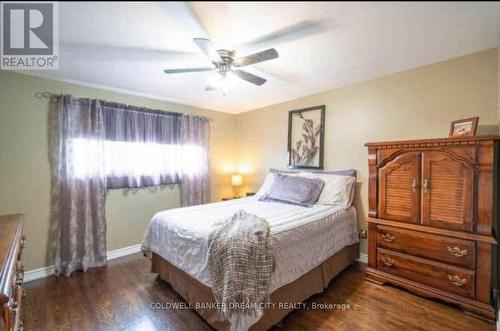 8 Maplehurst Square, Brampton, ON - Indoor Photo Showing Bedroom