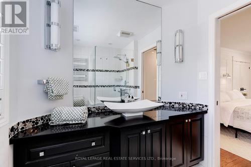 41 Fairwood Place E, Burlington, ON - Indoor Photo Showing Bathroom