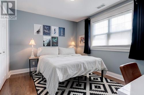 41 Fairwood Place E, Burlington, ON - Indoor Photo Showing Bedroom